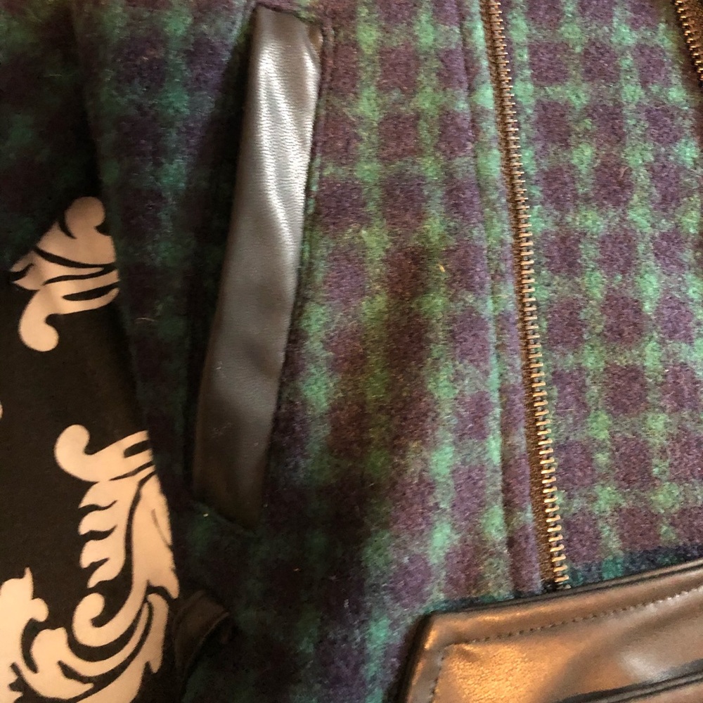 Flannel Jacket - Picture 2 of 7
